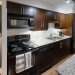 Дава се под наем Тристаен апартамент в Пловдив, Старият град - 82 кв.м за 382.5 € - Снимка #1