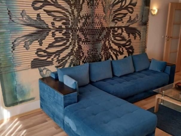 Дава се под наем Двустаен апартамент в София, Център - 65 кв.м за 818 € - Снимка #1