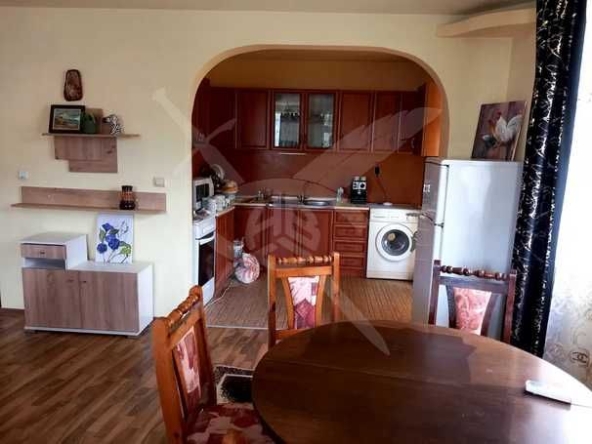 Дава се под наем Тристаен апартамент в Варна, Бриз - 100 кв.м за 598.23 € - Снимка #1