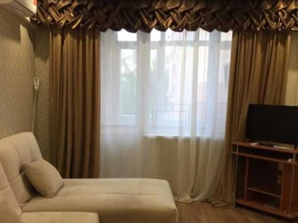 Дава се под наем Двустаен апартамент в Пловдив, Тракия - 58 кв.м за 290.7 € - Снимка #1