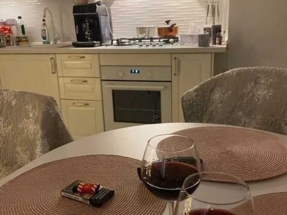 Дава се под наем Двустаен апартамент в Пловдив, Южен - 60 кв.м за 255 € - Снимка #1