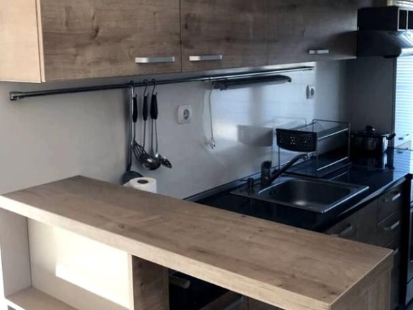 Дава се под наем Тристаен апартамент в Пловдив, Кършияка - 100 кв.м за 219.3 € - Снимка #1