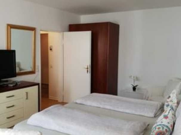 Дава се под наем Тристаен апартамент в Пловдив, Коматево - 90 кв.м за 316.2 € - Снимка #1