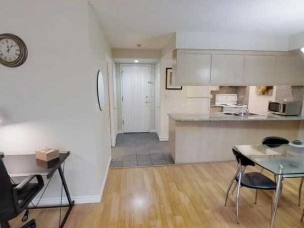 Дава се под наем Четиристаен апартамент в Пловдив, Въстанически - 100 кв.м за 448.8 € - Снимка #1