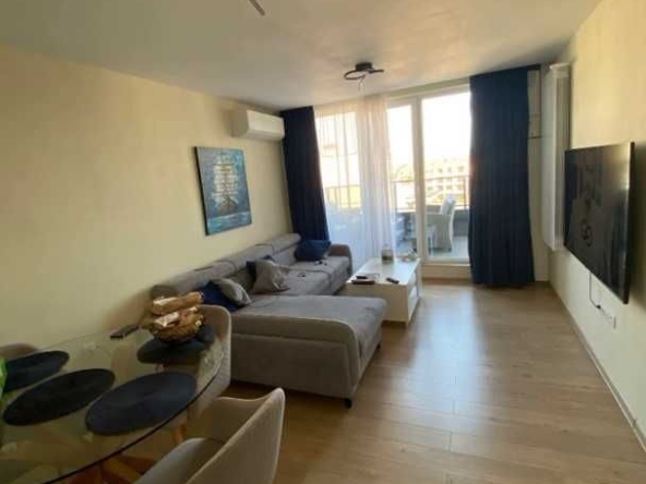 Дава се под наем Двустаен апартамент в София, Малинова долина - 90 кв.м за 765 € - Снимка #1