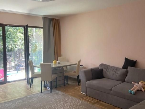 Дава се под наем Тристаен апартамент в София, Бояна - 120 кв.м за 815.49 € - Снимка #1