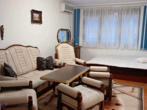 Дава се под наем Двустаен апартамент в Бургас, Възраждане - 80 кв.м за 382.5 € - Снимка #1