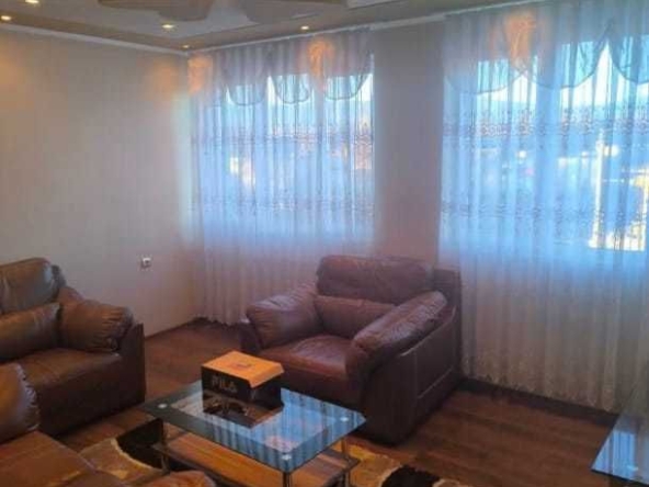 Двустаен апартамент в Пазарджик, Идеален център - 70 кв.м за 1029 €/кв.м - Снимка #1