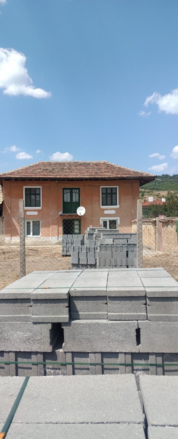 Къща в с. Веселиново, Област Шумен - 70 кв.м за 328 €/кв.м - Снимка #1