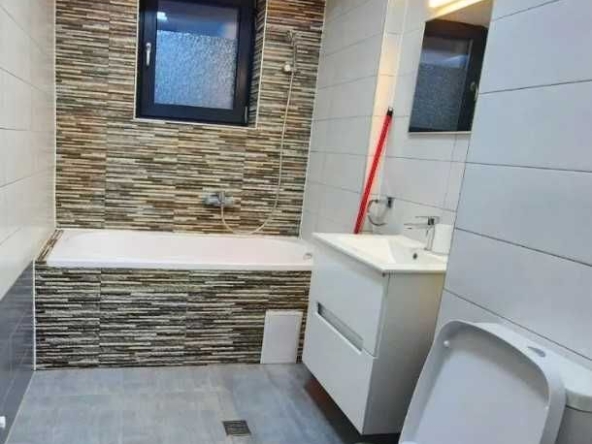 Дава се под наем Едностаен апартамент в Пловдив, Център - 30 кв.м за 117.3 € - Снимка #1