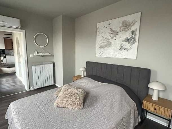 Дава се под наем Двустаен апартамент в София, Център - 70 кв.м за 847.62 € - Снимка #1