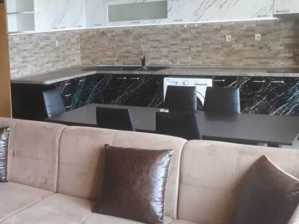 Дава се под наем Тристаен апартамент в Пловдив, Кючук Париж - 83 кв.м за 336.6 € - Снимка #1