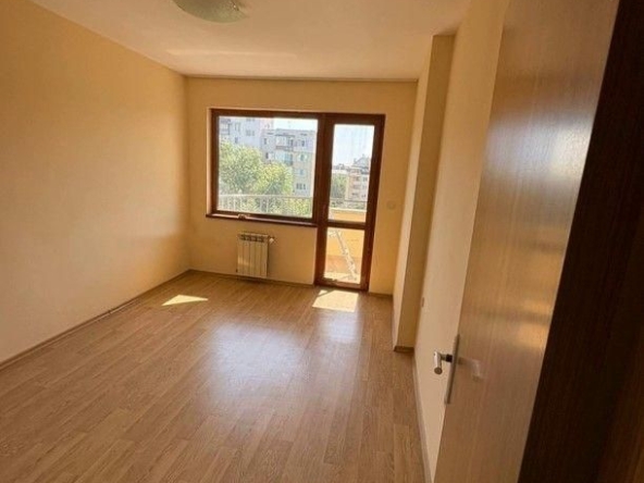 Дава се под наем Тристаен апартамент в София, Слатина - 100 кв.м за 764.49 € - Снимка #1