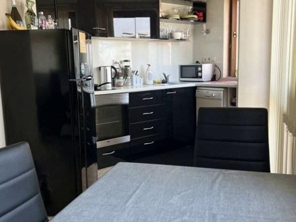 Дава се под наем Тристаен апартамент в Пловдив, Център - 120 кв.м за 600 € - Снимка #1