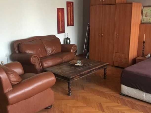 Дава се под наем Едностаен апартамент в Пловдив, Кършияка - 45 кв.м за 204 € - Снимка #1