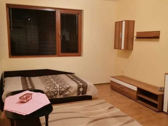 Дава се под наем Едностаен апартамент в Бургас, Меден рудник - зона А - 52 кв.м за 140 € - Снимка #1