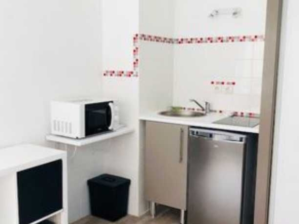 Дава се под наем Едностаен апартамент в Пловдив, Гагарин - 45 кв.м за 224.4 € - Снимка #1