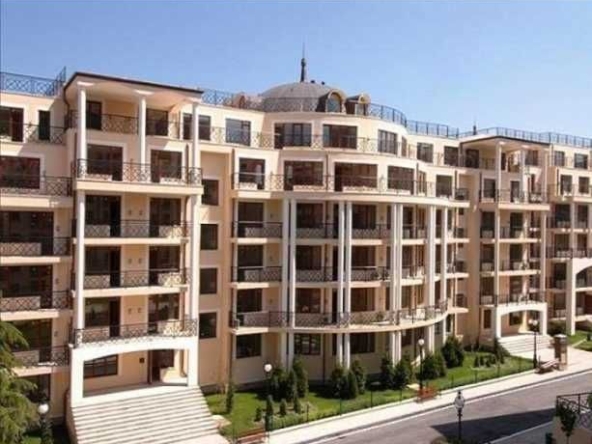 Тристаен апартамент в к.к. Златни пясъци - 106 кв.м за 991 €/кв.м - Снимка #1