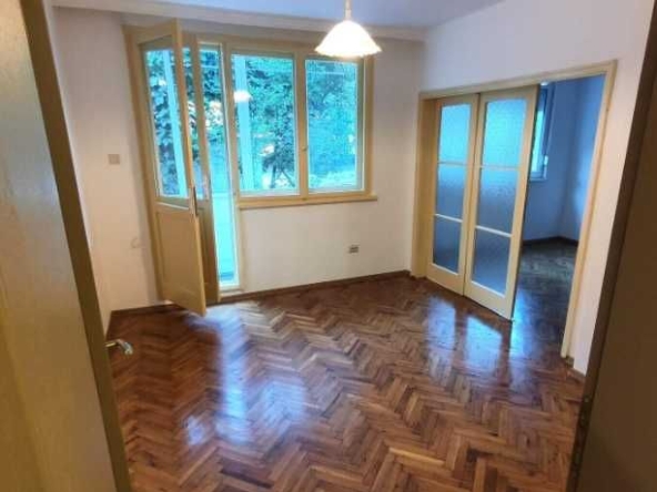 Дава се под наем Многостаен апартамент в Бургас, Център - 110 кв.м за 375 € - Снимка #1