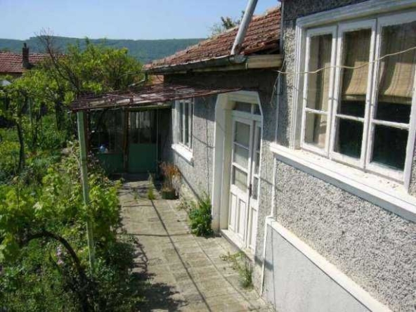 Къща в с. Златина, Област Варна - 140 кв.м за 255 €/кв.м - Снимка #1