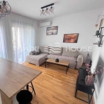 Дава се под наем Тристаен апартамент в Пловдив, Младежки Хълм - 92 кв.м за 480 € - Снимка #1