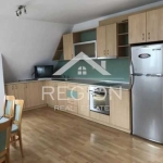 Дава се под наем Тристаен апартамент в Варна, Гръцка махала - 80 кв.м за 459 € - Снимка #1