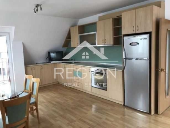 Дава се под наем Тристаен апартамент в Варна, Гръцка махала - 80 кв.м за 459 € - Снимка #1