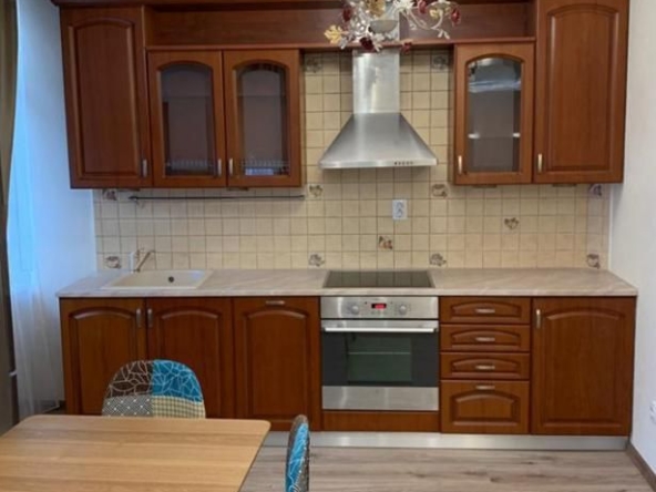 Дава се под наем Двустаен апартамент в Пловдив, Център - 60 кв.м за 475 € - Снимка #1