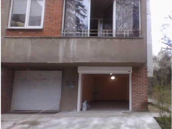 Дава се под наем Гараж / Паркомясто в София, Лозенец - 22 кв.м за 298.86 € - Снимка #1