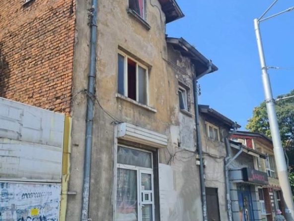 Къща в София, Център - 365 кв.м за 1644 €/кв.м - Снимка #1