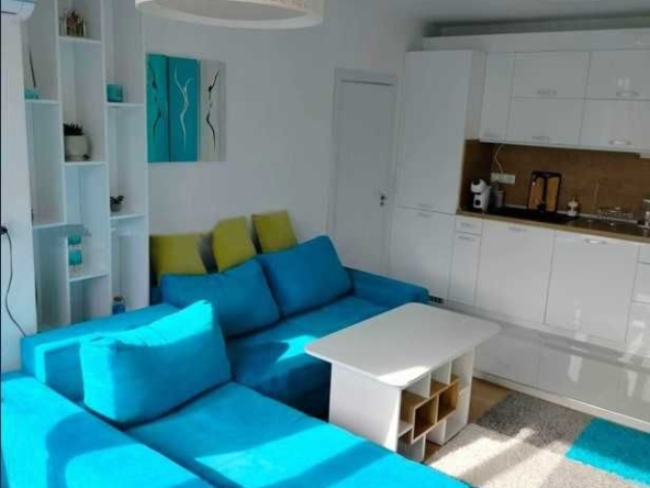 Дава се под наем Тристаен апартамент в София, Изток - 84 кв.м за 850 € - Снимка #1