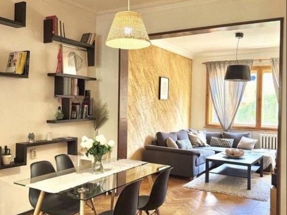 Дава се под наем Двустаен апартамент в София, Център - 90 кв.м за 997.05 € - Снимка #1