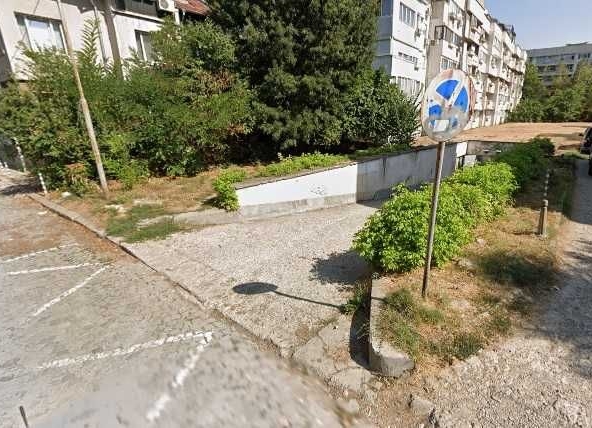 Дава се под наем Гараж / Паркомясто в София, Лозенец - 20 кв.м за 153 € - Снимка #1