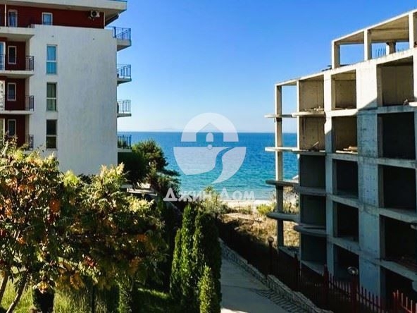 Двустаен апартамент в к.к. Елените - 76 кв.м за 1204 €/кв.м - Снимка #1