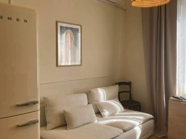 Дава се под наем Двустаен апартамент в София, Център - 55 кв.м за 930 € - Снимка #1