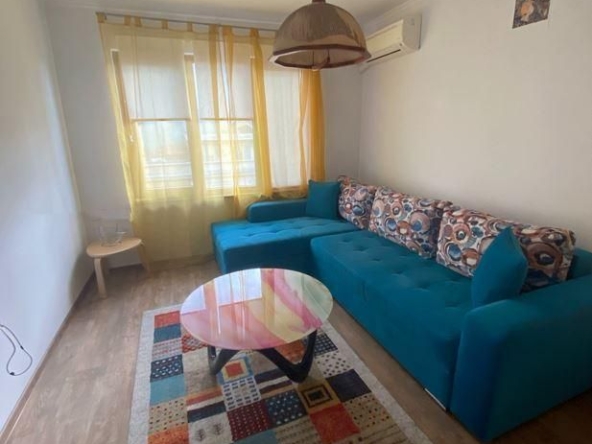 Дава се под наем Двустаен апартамент в Бургас, Център - 60 кв.м за 510 € - Снимка #1