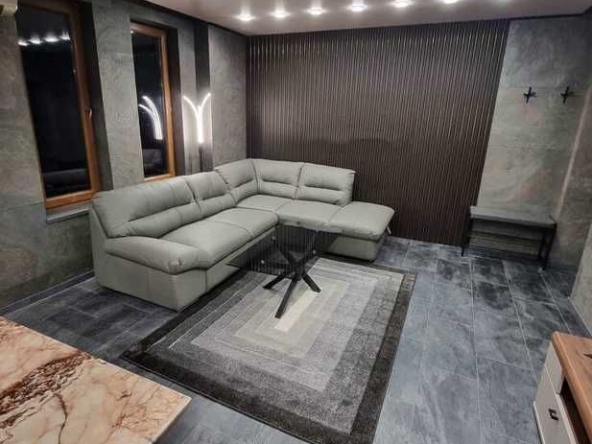 Двустаен апартамент в София, Център - 66 кв.м за 5673 €/кв.м - Снимка #1