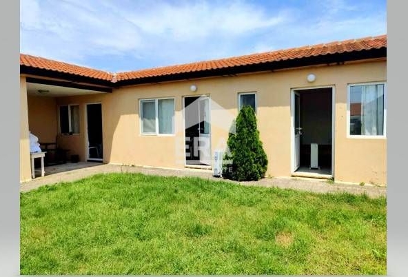 Хотел в Бяла - 256 кв.м за 762 €/кв.м - Снимка #1