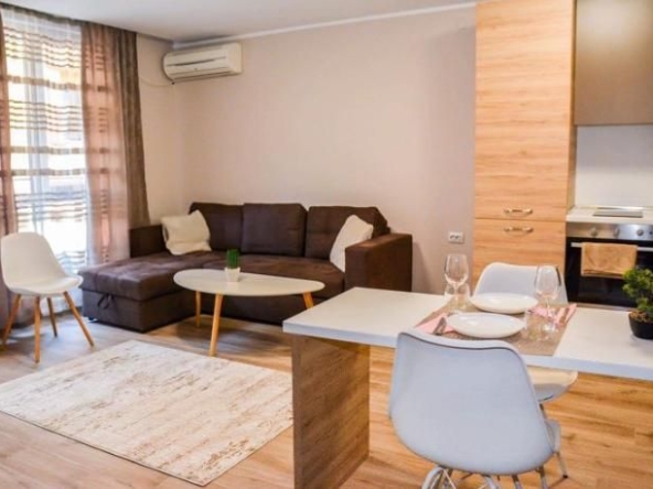 Дава се под наем Двустаен апартамент в Пловдив, Кършияка - 65 кв.м за 485 € - Снимка #1