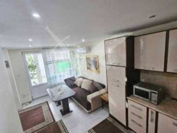 Двустаен апартамент в Бургас, Възраждане - 56 кв.м за 1411 €/кв.м - Снимка #1