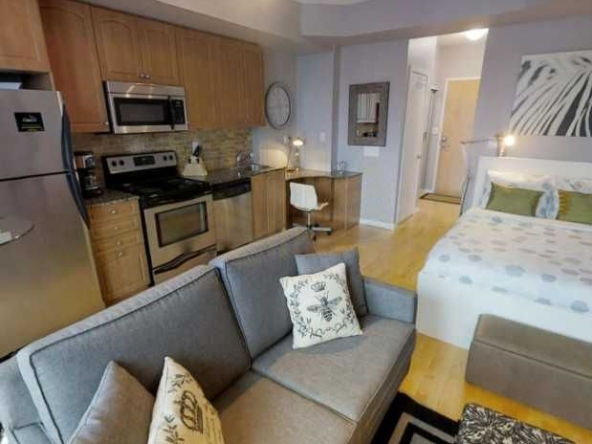 Дава се под наем Тристаен апартамент в Пловдив, Изгрев - 100 кв.м за 328.95 € - Снимка #1