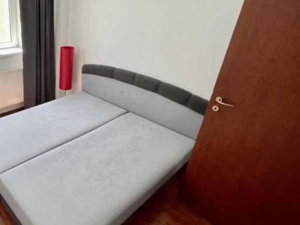 Дава се под наем Тристаен апартамент в Пловдив, Тракия - 70 кв.м за 298.86 € - Снимка #1