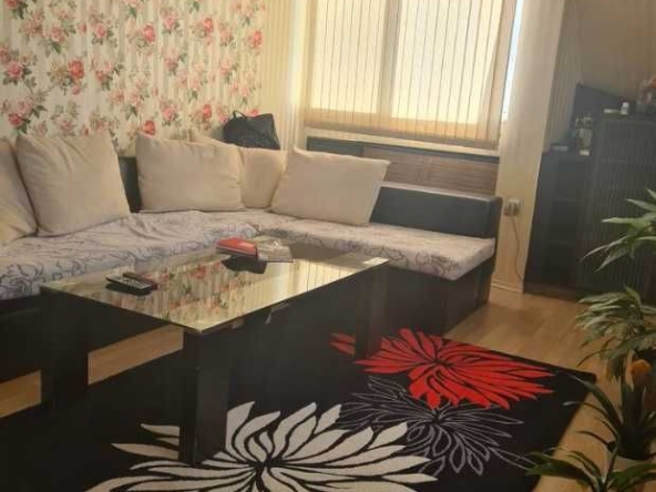 Дава се под наем Двустаен апартамент в Бургас, Лазур - 62 кв.м за 200 € - Снимка #1