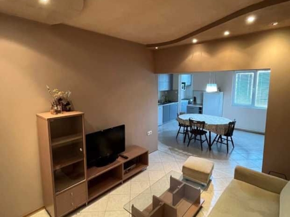 Дава се под наем Многостаен апартамент в Пловдив, Тракия - 100 кв.м за 500 € - Снимка #1