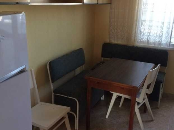 Дава се под наем Тристаен апартамент в Пловдив, Тракия - 85 кв.м за 326.4 € - Снимка #1