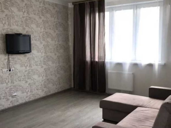 Дава се под наем Двустаен апартамент в Пловдив, Каменица 1 - 60 кв.м за 255 € - Снимка #1