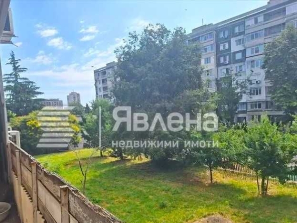 Тристаен апартамент в Бургас, Изгрев - 80 кв.м за 855 €/кв.м - Снимка #1