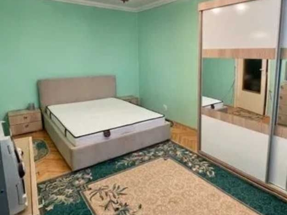 Дава се под наем Двустаен апартамент в Пловдив, Център - 60 кв.м за 275.4 € - Снимка #1