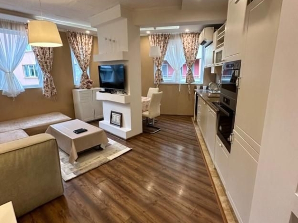 Дава се под наем Двустаен апартамент в София, Студентски град - 70 кв.м за 700 € - Снимка #1