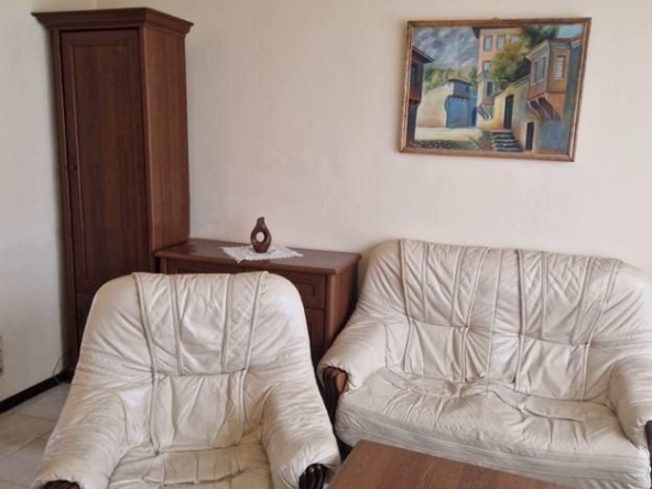 Дава се под наем Тристаен апартамент в Пловдив, Южен - 85 кв.м за 350 € - Снимка #1
